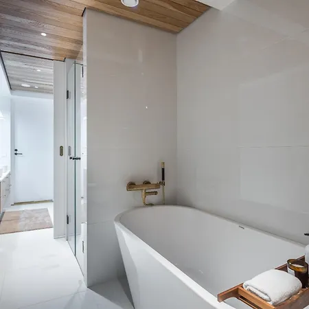 Scandinavian Design Townhouse With Private Sauna شقة