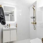 Scandinavian Design Townhouse With Private Sauna Apartamento