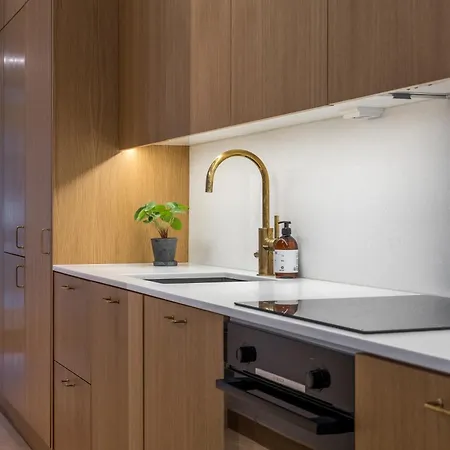 Scandinavian Design Townhouse With Private Sauna *