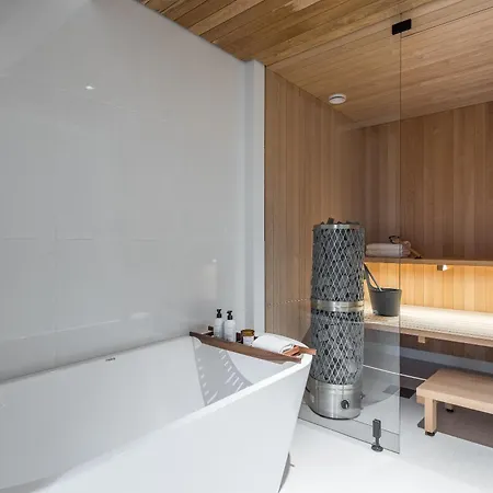 Scandinavian Design Townhouse With Private Sauna 아파트