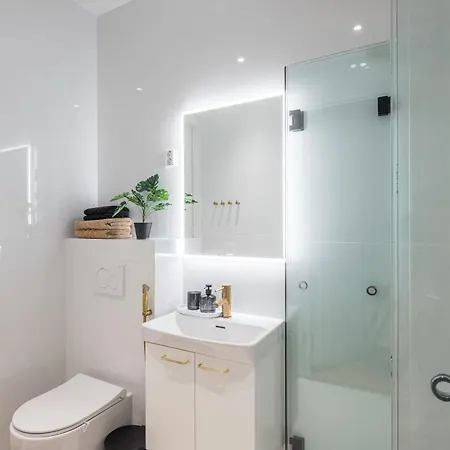 Scandinavian Design Townhouse With Private Sauna * 헬싱키