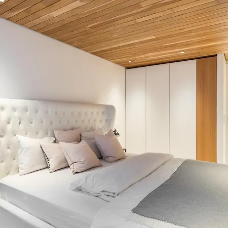 Scandinavian Design Townhouse With Private Sauna *